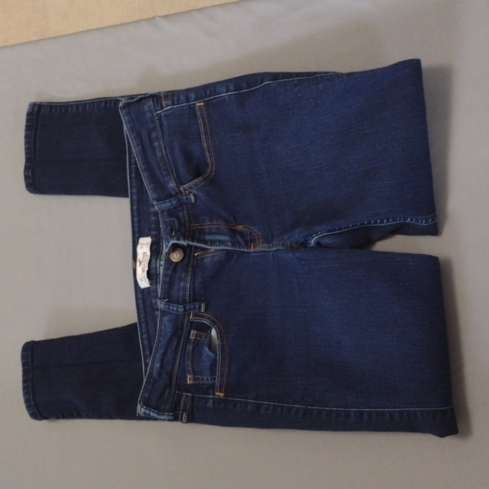 Hollister Women's Skinny Jeans* Size 5S* Excellent Used Condition* Dark Wash*